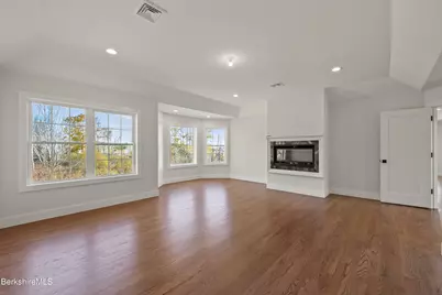 8 Northbrook Ln, Pittsfield, MA 01201 - Photo 45