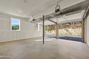 8 Northbrook Ln, Pittsfield, MA 01201 - Photo 65