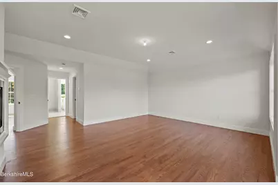 8 Northbrook Ln, Pittsfield, MA 01201 - Photo 49