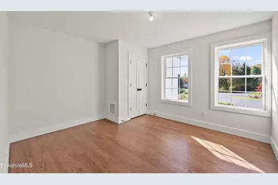 8 Northbrook Ln, Pittsfield, MA 01201 - Photo 57