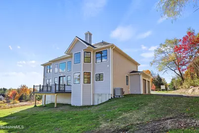 8 Northbrook Ln, Pittsfield, MA 01201 - Photo 3