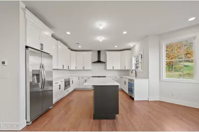 8 Northbrook Ln, Pittsfield, MA 01201 - Photo 37