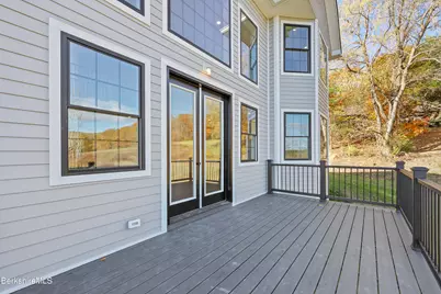 8 Northbrook Ln, Pittsfield, MA 01201 - Photo 7