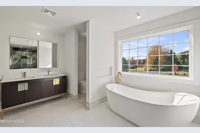 8 Northbrook Ln, Pittsfield, MA 01201 - Photo 53
