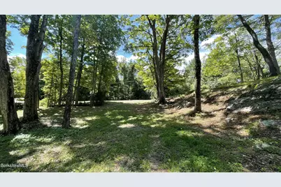 181 W Center Rd, West Stockbridge, MA 01266 - Photo 9