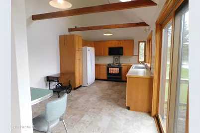 122 Thomas Island Rd, Pittsfield, MA 01201 - Photo 11