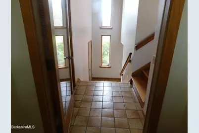 122 Thomas Island Rd, Pittsfield, MA 01201 - Photo 9