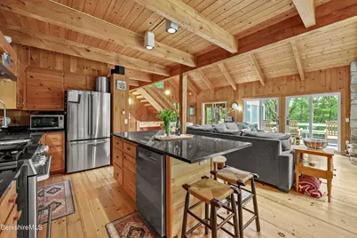 112 Silver St, Lanesborough, MA 01237 - Photo 17
