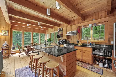 112 Silver St, Lanesborough, MA 01237 - Photo 15