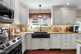 20 Pleasant View Dr, Cheshire, MA 01225 - Photo 9