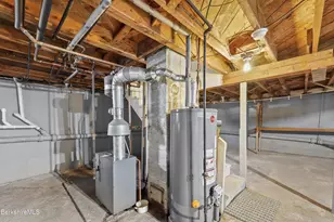 505 Barbour St, North Adams, MA 01247 - Photo 21