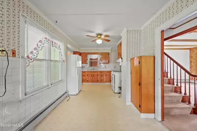 505 Barbour St, North Adams, MA 01247 - Photo 9