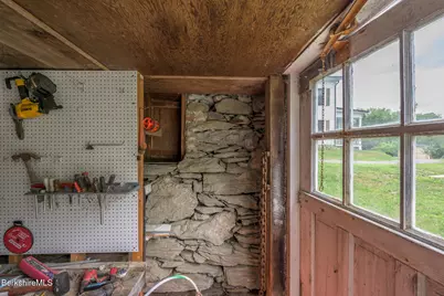 19 Lovers Ln, New Lebanon, NY 12125 - Photo 9