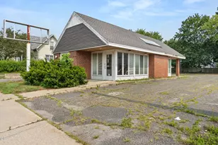 306 Wahconah St, Pittsfield, MA 01201 - Photo 1