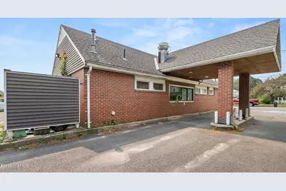 306 Wahconah St, Pittsfield, MA 01201 - Photo 3