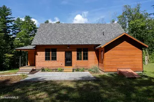 1427 Hewins St, Sheffield, MA 01257 - Photo 3