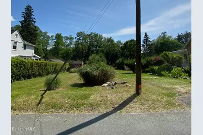 28 Pearl St, Great Barrington, MA 01230 - Photo 9