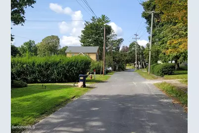 28 Pearl St, Great Barrington, MA 01230 - Photo 13