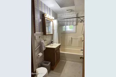 672-676 N Hoosac Rd, Williamstown, MA 01267 - Photo 5