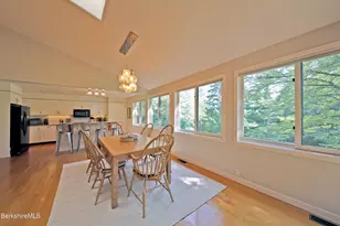 19 Hawthorne Rd, Stockbridge, MA 01262 - Photo 11