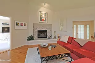 19 Hawthorne Rd, Stockbridge, MA 01262 - Photo 9