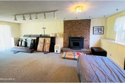 127 Oak Hill Rd, Pittsfield, MA 01201 - Photo 21