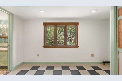 2 Lake Ave, Great Barrington, MA 01230 - Photo 9