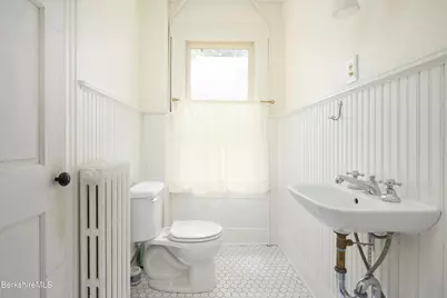 77 Grove St, Great Barrington, MA 01230 - Photo 17