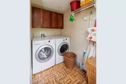 35 Mechanic St, Great Barrington, MA 01230 - Photo 7