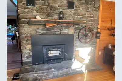 554 Main St, Becket, MA 01223 - Photo 11