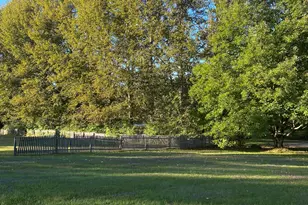 554 Main St, Becket, MA 01223 - Photo 23