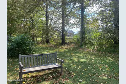 554 Main St, Becket, MA 01223 - Photo 35