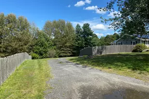 554 Main St, Becket, MA 01223 - Photo 33