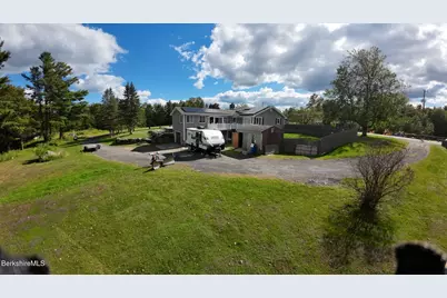 554 Main St, Becket, MA 01223 - Photo 31