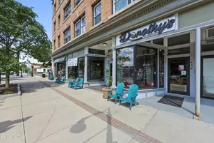 438 North St, Pittsfield, MA 01201 - Photo 1