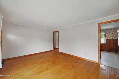 34 Anthony St, Adams, MA 01220 - Photo 5