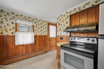 34 Anthony St, Adams, MA 01220 - Photo 9