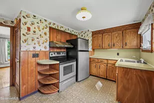 34 Anthony St, Adams, MA 01220 - Photo 7