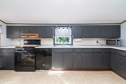 9 Crane Ave, Dalton, MA 01226 - Photo 5