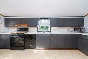 9 Crane Ave, Dalton, MA 01226 - Photo 5