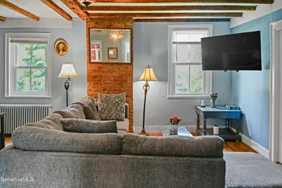 1574-159 Pleasant St, Lee, MA 01238 - Photo 5