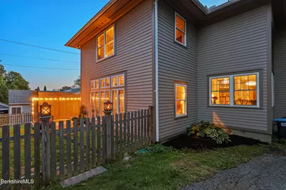 39 Lexington Pkwy, Pittsfield, MA 01201 - Photo 47