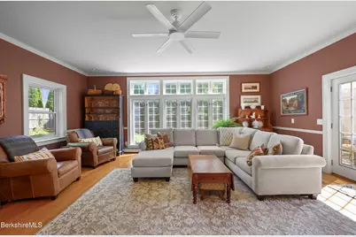 39 Lexington Pkwy, Pittsfield, MA 01201 - Photo 17