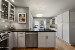 39 Lexington Pkwy, Pittsfield, MA 01201 - Photo 7