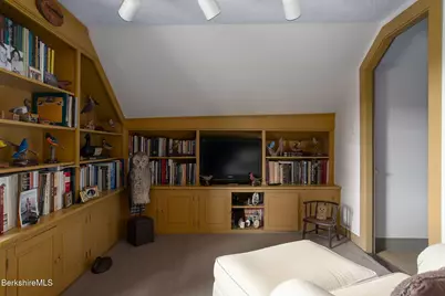 18 Goodrich St, Stockbridge, MA 01262 - Photo 31