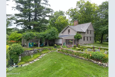 18 Goodrich St, Stockbridge, MA 01262 - Photo 11