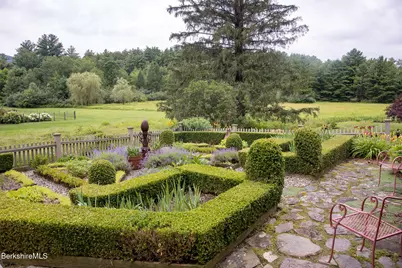 18 Goodrich St, Stockbridge, MA 01262 - Photo 57