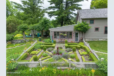 18 Goodrich St, Stockbridge, MA 01262 - Photo 47