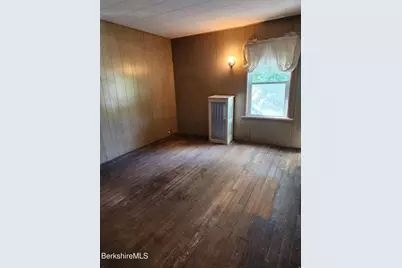 25 Ashley St, Pittsfield, MA 01201 - Photo 13