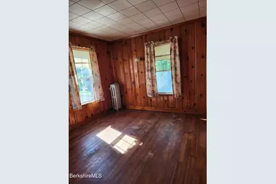 25 Ashley St, Pittsfield, MA 01201 - Photo 15